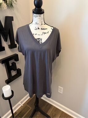 Reebok XL V-Neck Tee - Gray